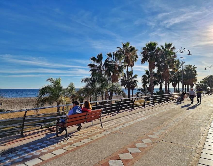 Encantador Duplex Para 6 A 1 Minuto De La Playa Benalmadena Exterior photo